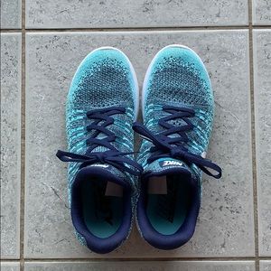 Comfortable lightweight shoes!